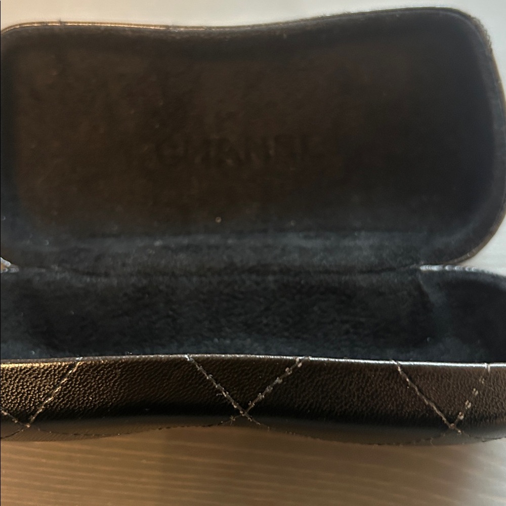 CHANEL Black Quilted Eyewear Case - Picture 2 of 3
